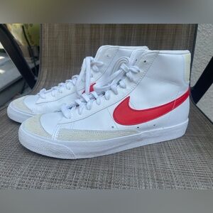 Like New Nike Blazer Mid 77 Vintage Sneaker Men’s 9.5 Women’s 10.5